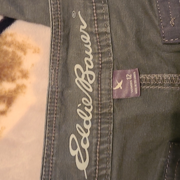 Eddie Bauer Adventurer Stretch Ripstop Cargo Capri - Picture 11 of 16